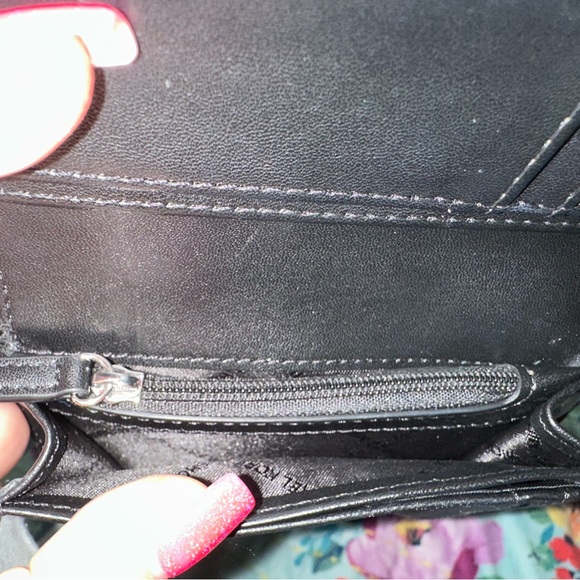 Michael Kors Wallet - Picture 8 of 11